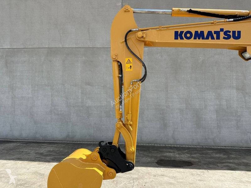 Escavadora Komatsu 7