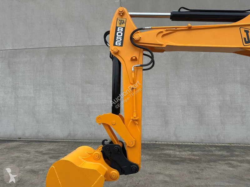 Escavadora JCB 8056
