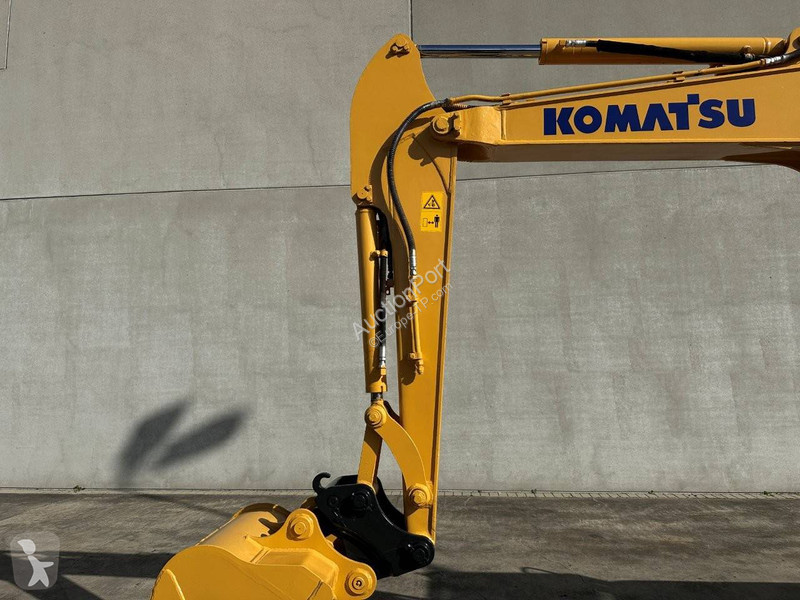 Escavadora Komatsu 7