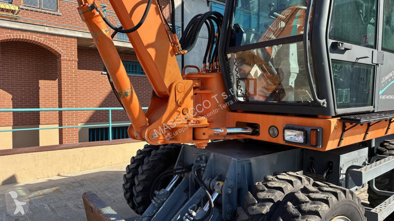 Kotrógép Fiat-Hitachi FH85W 4X4