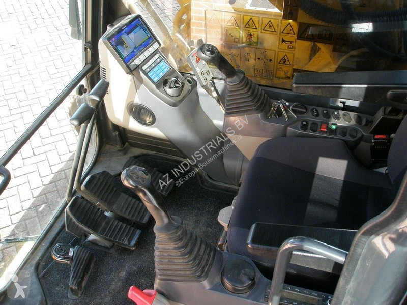 Graafmachine Komatsu 240LC-11