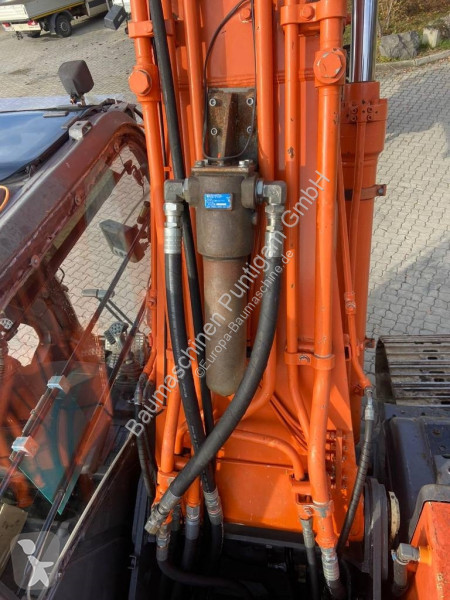 Excavadora Hitachi 210-3 mit Kesla 25 RH