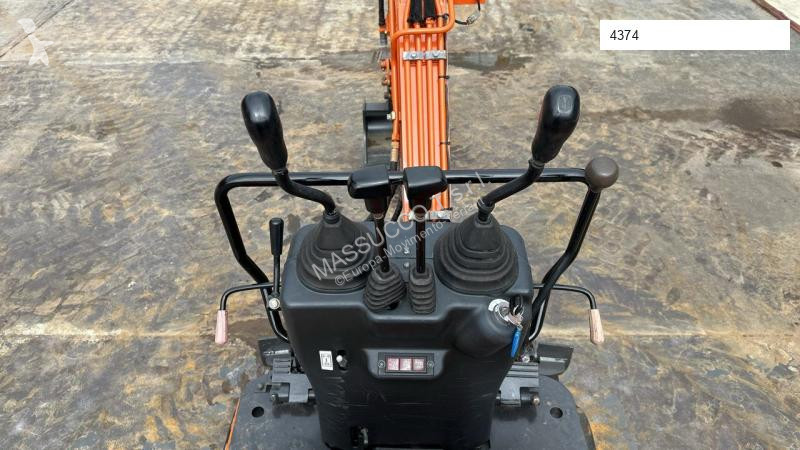 Escavatore Hitachi ZX10U-2