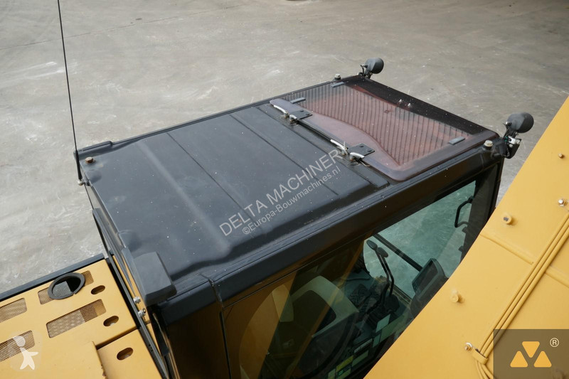 Excavator Caterpillar 325F LCR