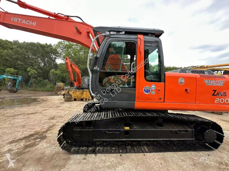 Escavadora Hitachi ZX 200