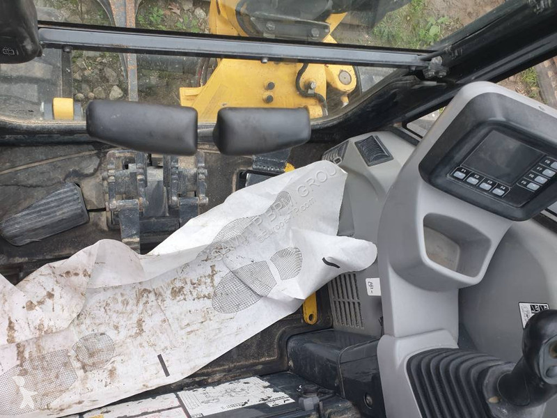 Escavadora Komatsu PC55MR-5