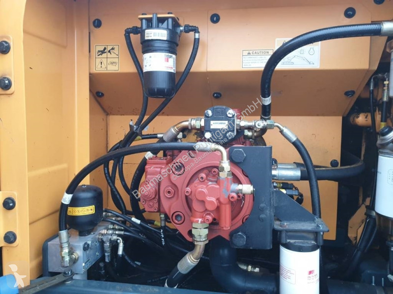 Lopatový nakládač Hyundai R 220 LC-9A