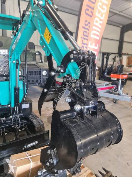 Lopatový nakládač CLC Mini Pelle CLC T 1000