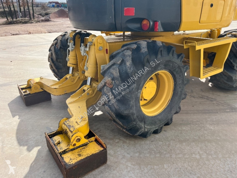 Excavator Komatsu MR-8