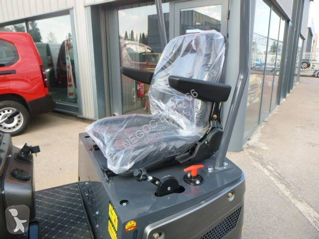 Escavadora Titan YCW-15 KOOP