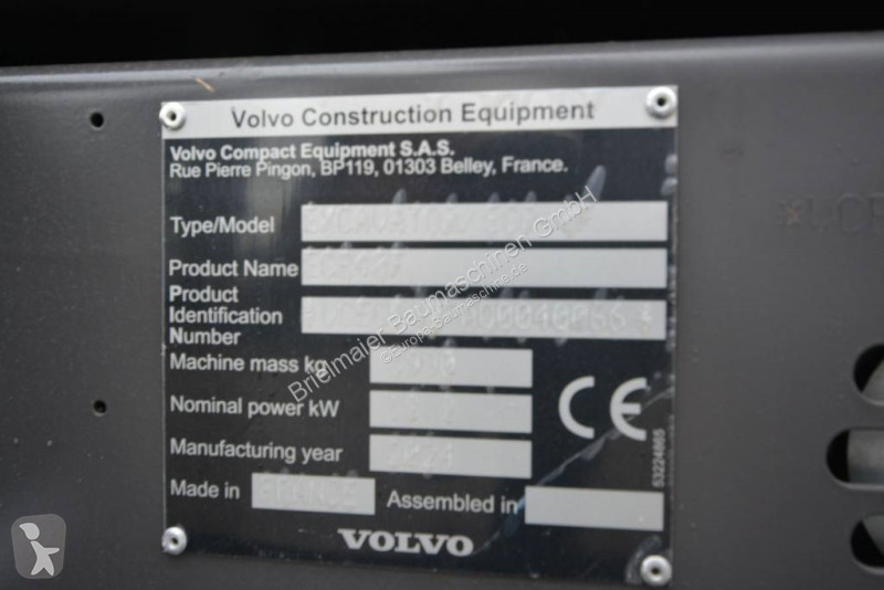 Lopatový nakládač Volvo ECR 40 F