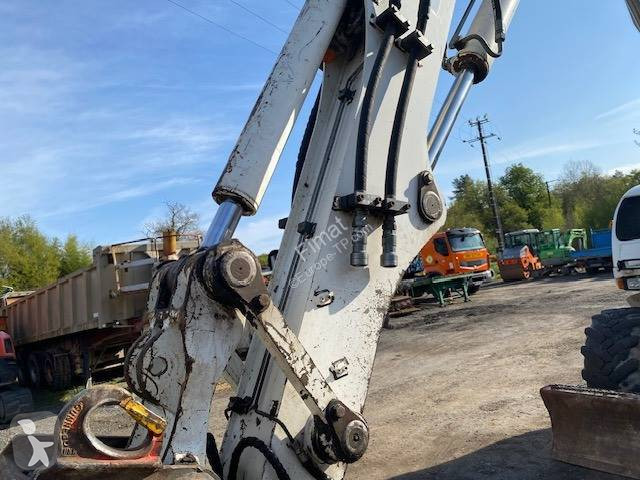 Escavadora Mecalac