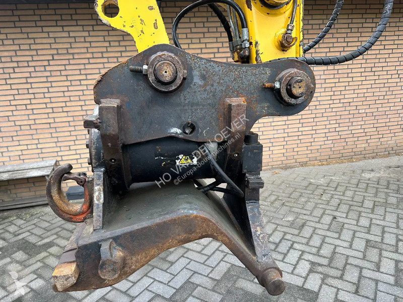 Escavadora Komatsu