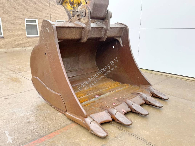 Lopatový nakládač Komatsu - Adjustable...