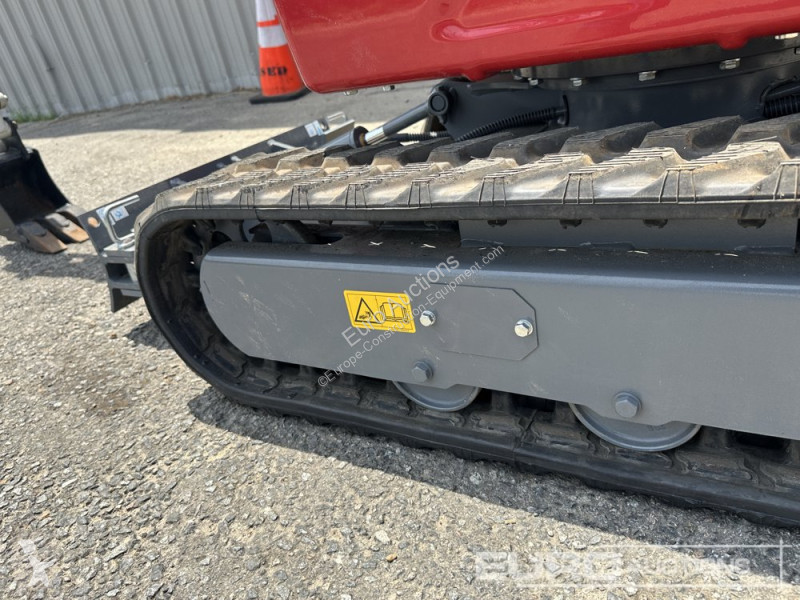 Escavadora Takeuchi TB210R