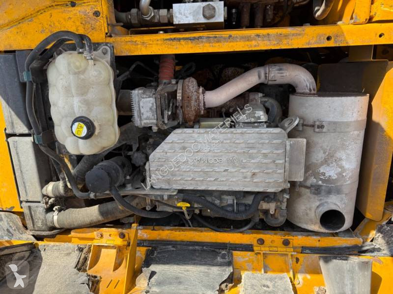 Excavator JCB