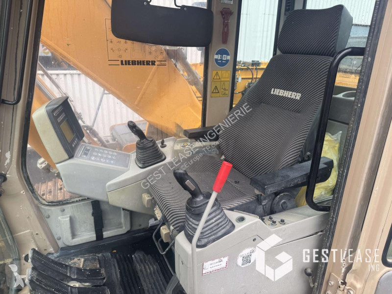 Escavatore Liebherr L