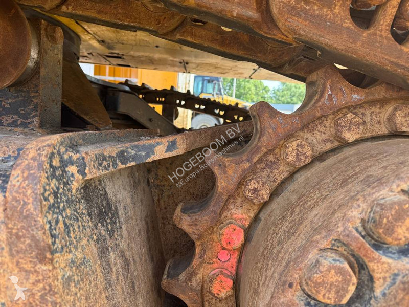 Escavatore Caterpillar L