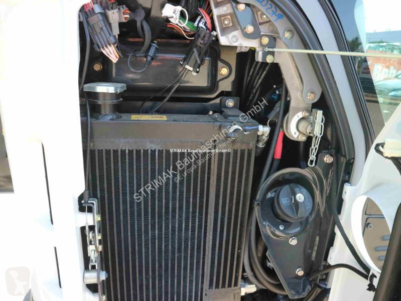 Lopatový nakládač Bobcat E20z