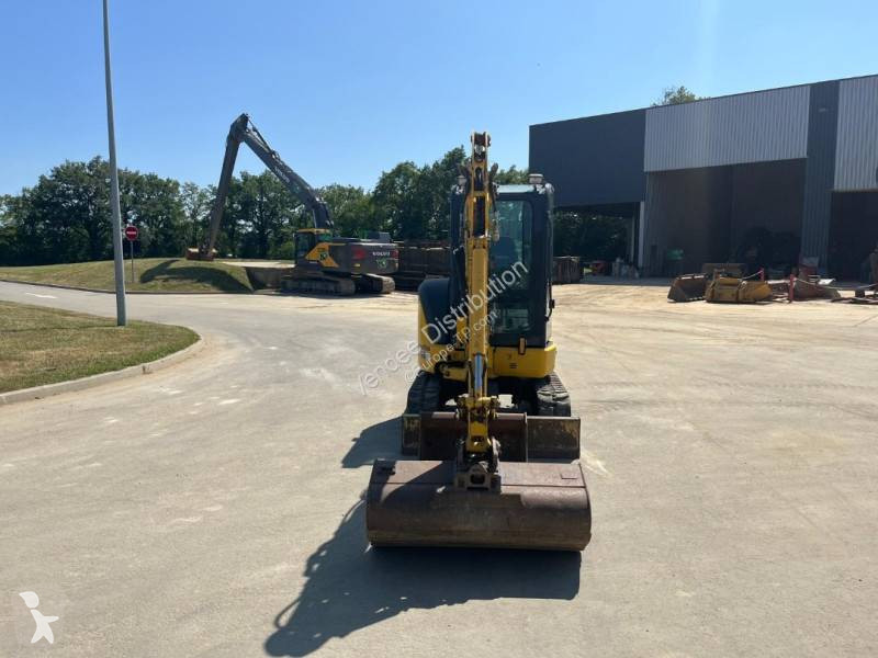 Lopatový nakládač Komatsu PC30MR-5
