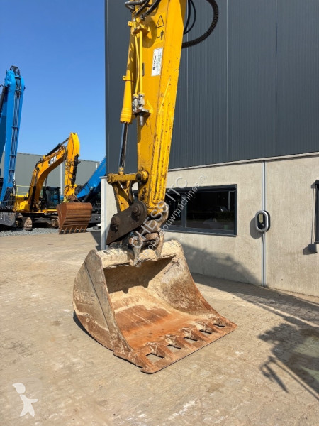 جرافة Komatsu HB 215LC-3 HB 215 - PC 210 - -11