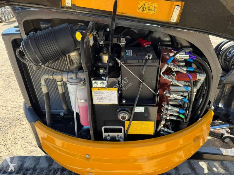 Escavadora Kato HD33V5