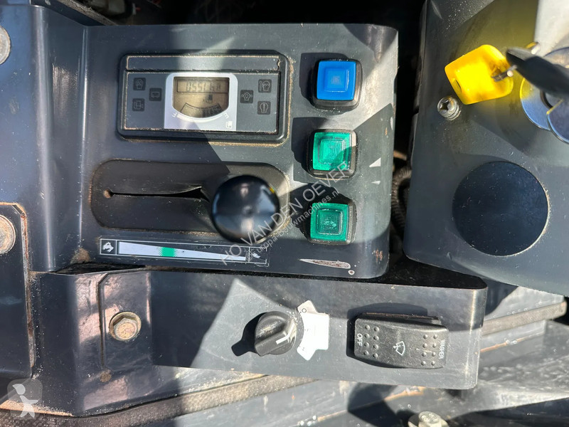 Escavadora Hitachi ZX26U-6CR