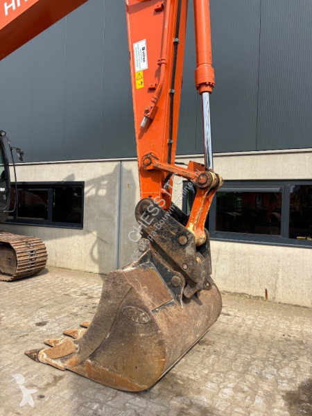 Excavadora Hitachi ZX 210 LC-6 -