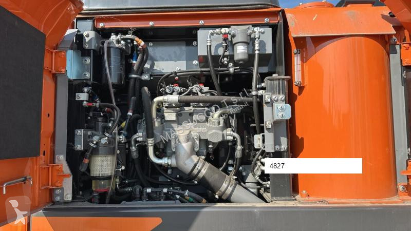 Escavatore Hitachi ZX220W-7