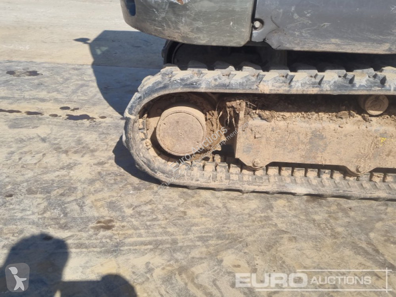 جرافة Volvo EC27D