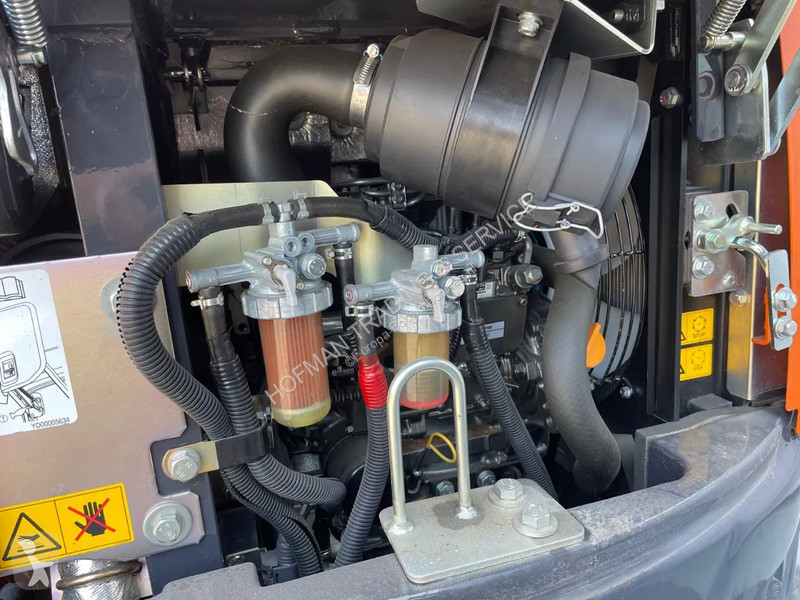 Escavadora Hitachi ZX17U