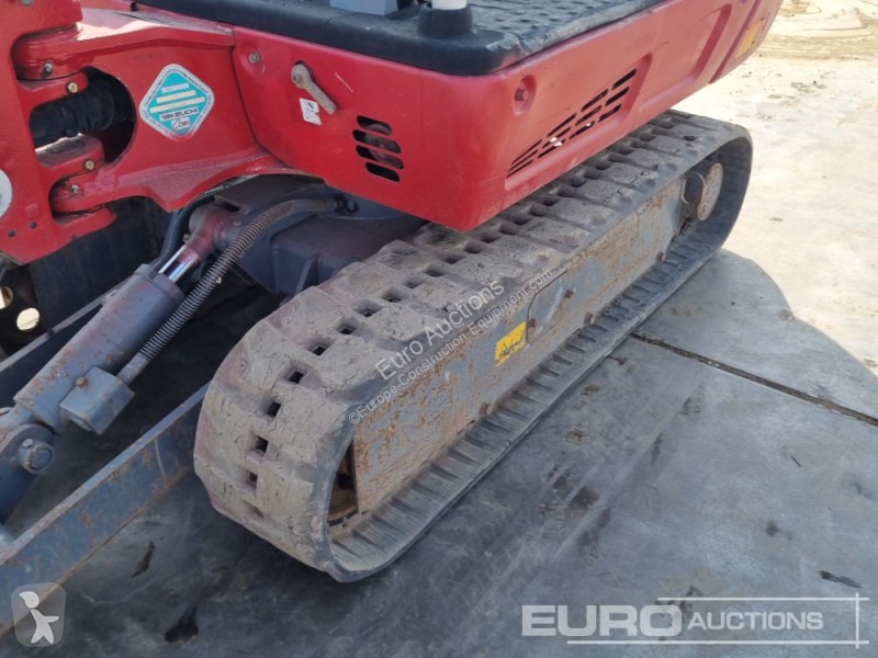 Escavadora Takeuchi TB216