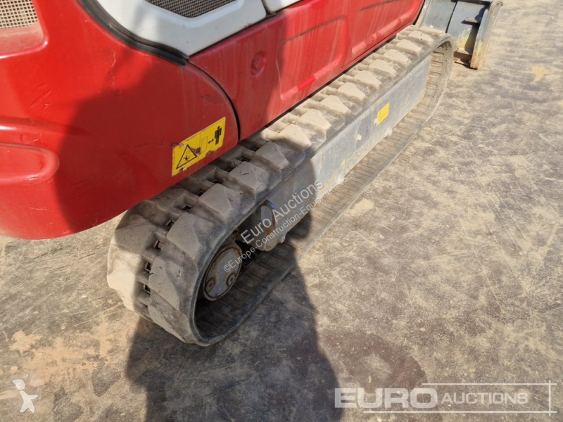 Escavadora Takeuchi TB216