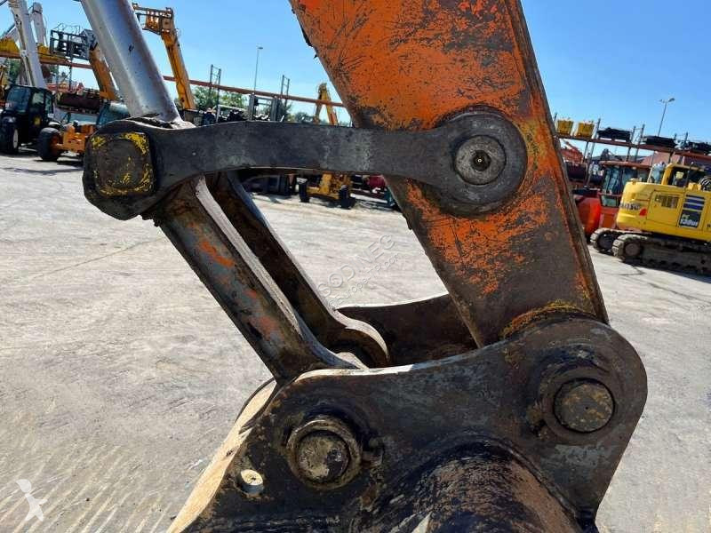 Escavatore Hitachi  UH073