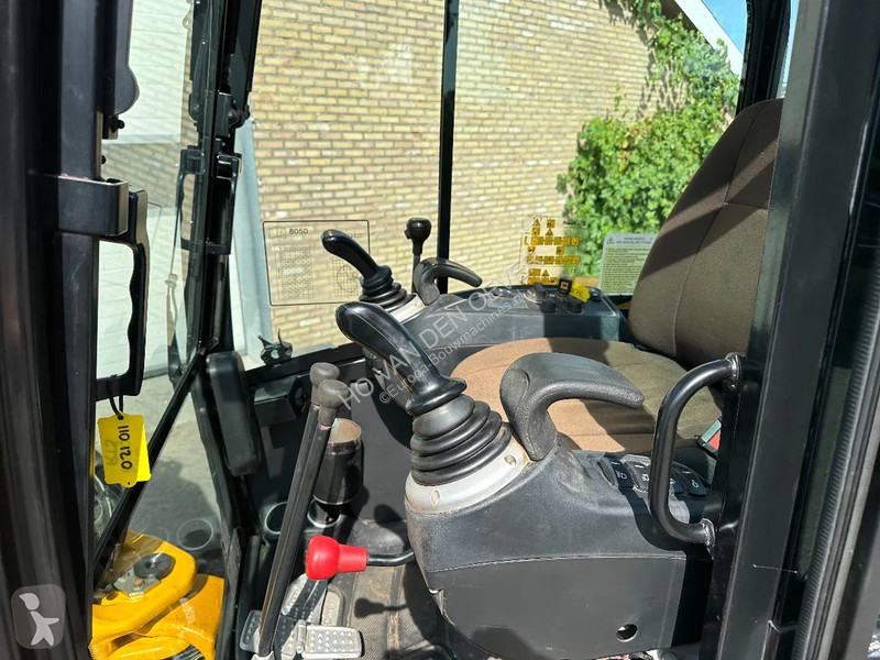 Excavator JCB