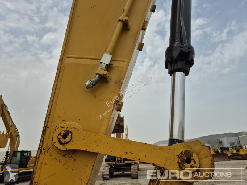 Escavatore Caterpillar 2