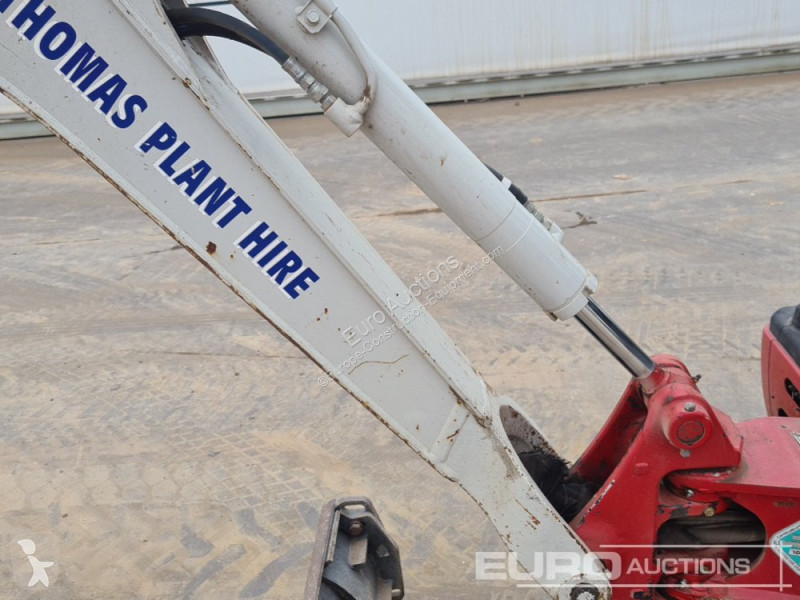 Escavadora Takeuchi TB216
