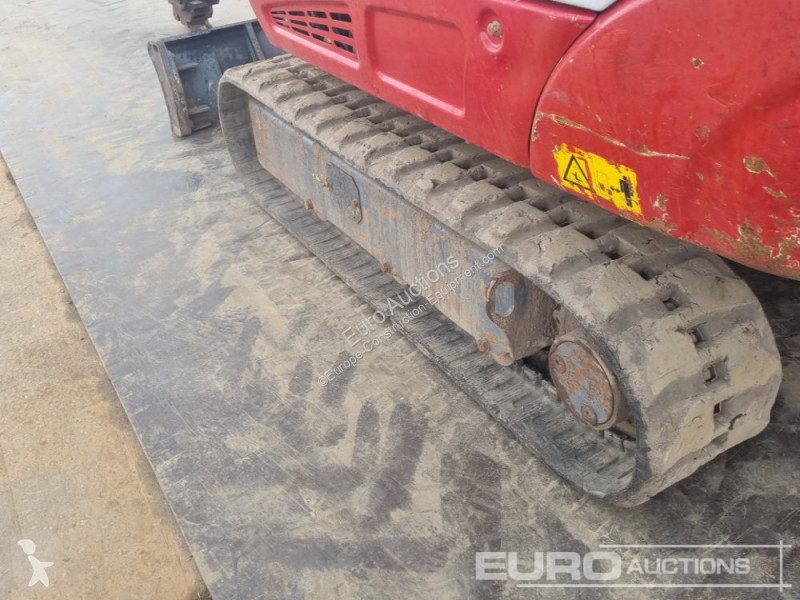 Escavadora Takeuchi TB216