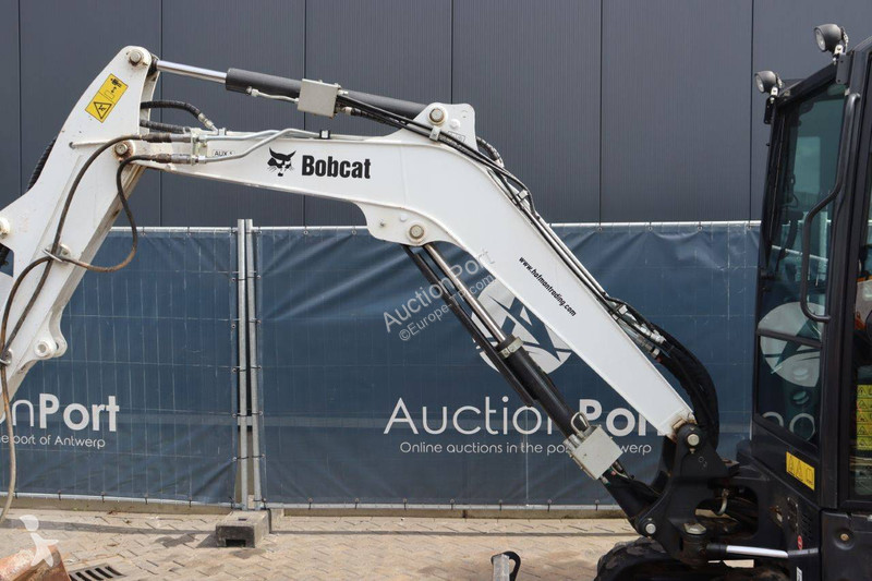 جرافة Bobcat E34