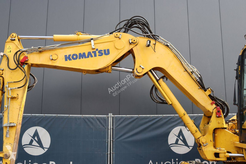 Escavatore Komatsu MR-8