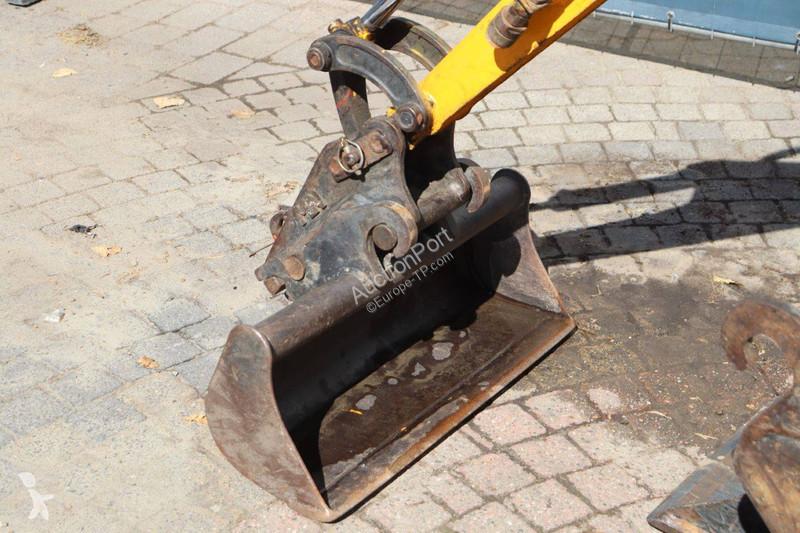 جرافة JCB