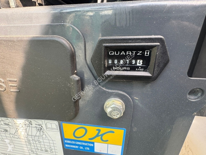 Escavadora Kobelco 35 SR