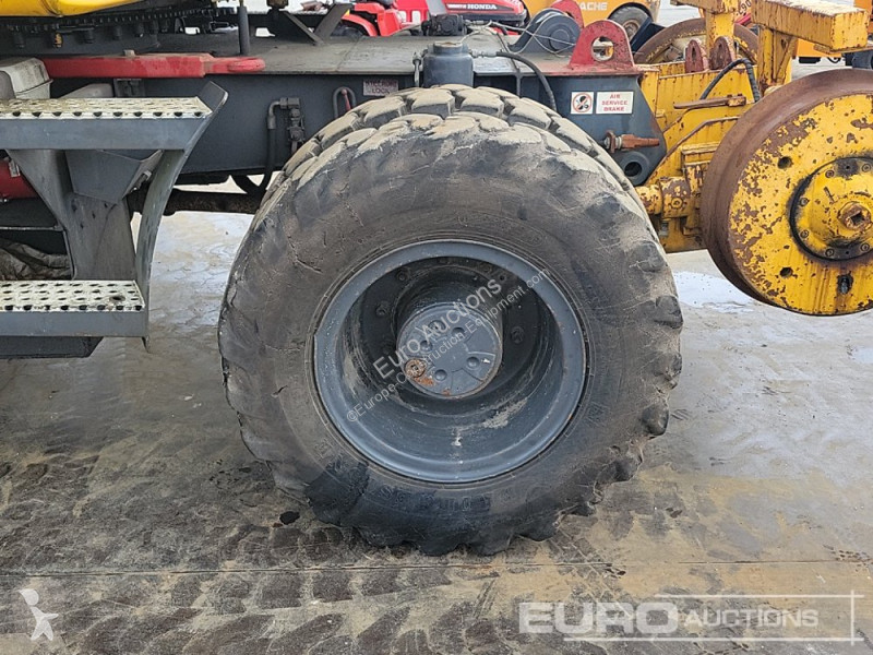 Escavatore Caterpillar