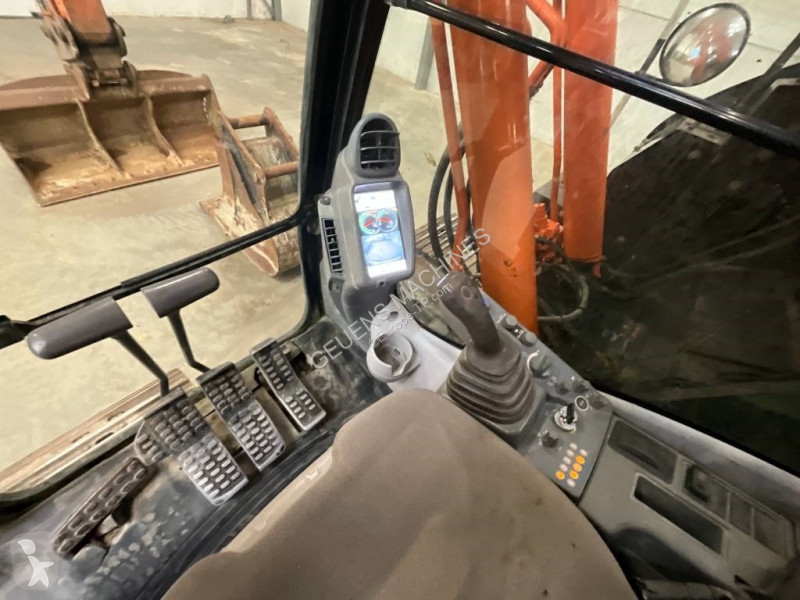 Excavadora Hitachi LC-5 B