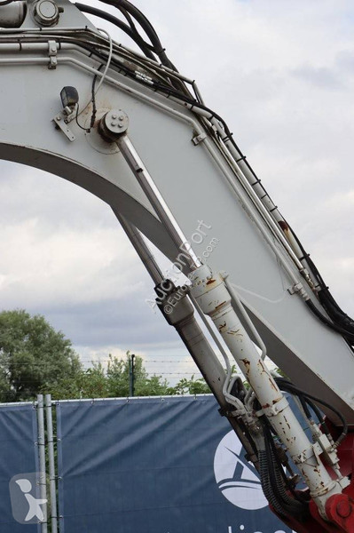 جرافة Takeuchi TB2150