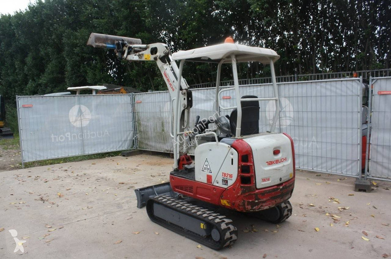 Graafmachine Takeuchi TB216