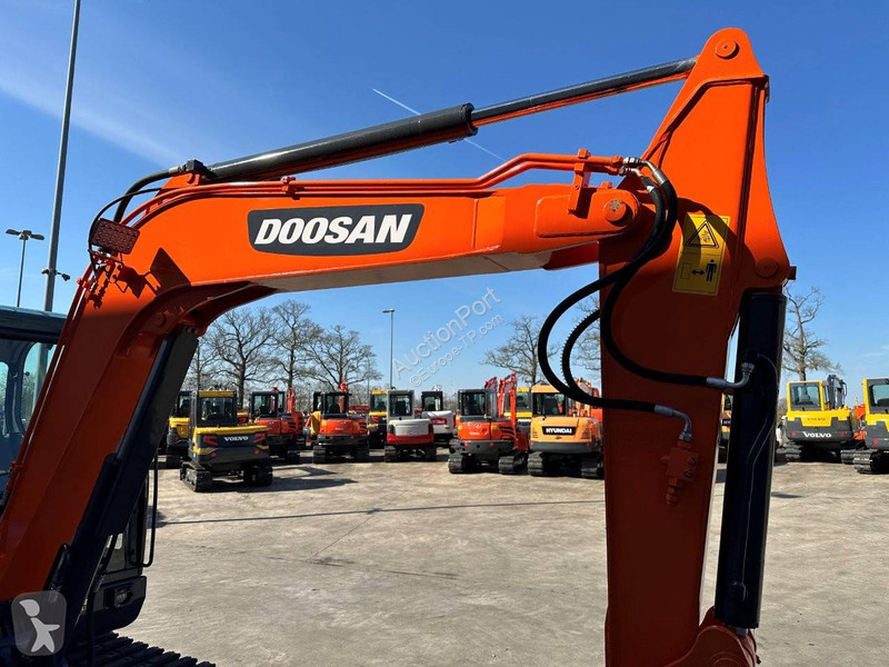 Skovel Doosan -9C