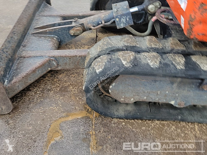 Lopatový nakládač Kubota KX015-4