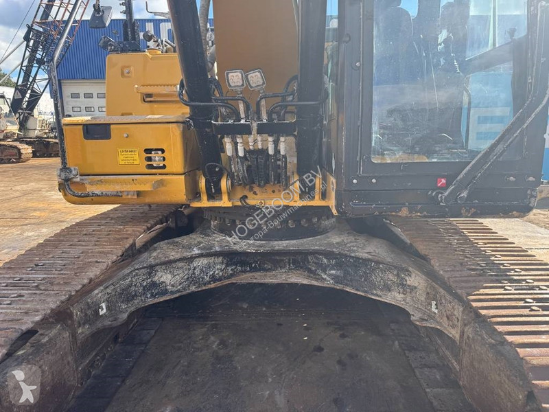 Escavadora Caterpillar