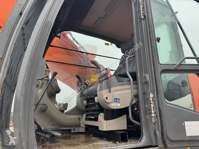 Rýpadlo Hitachi LC N